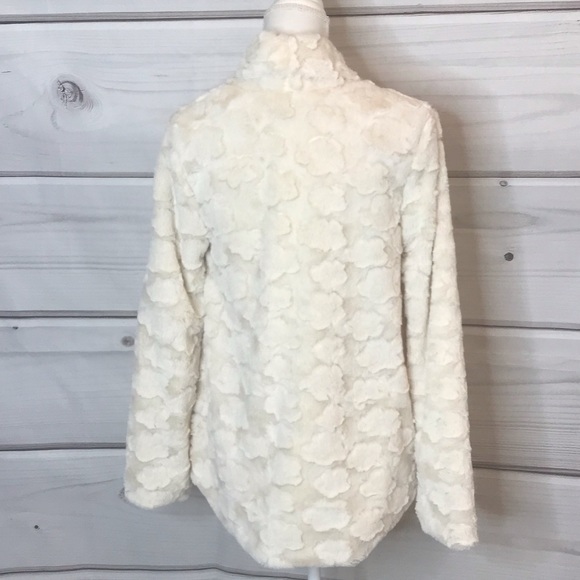 Entro Ivory Faux Fur Jacket - Picture 2 of 5